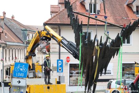 Postavitev spomenika Draga Tršarja v Parku Evropa (10)